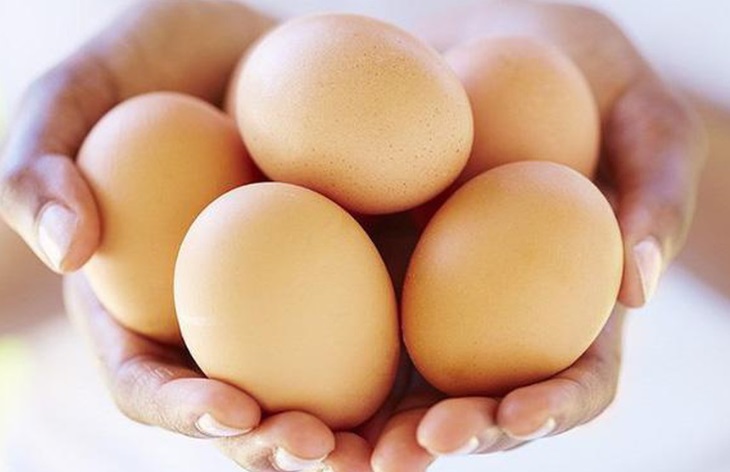 Đây là lý do trứng gà giá rẻ được bán tràn lan ở vỉa hè Hà Nội, chuyên gia chỉ rõ 4 mẹo chọn trứng gà sạch và ngon không phải ai cũng biết - 2