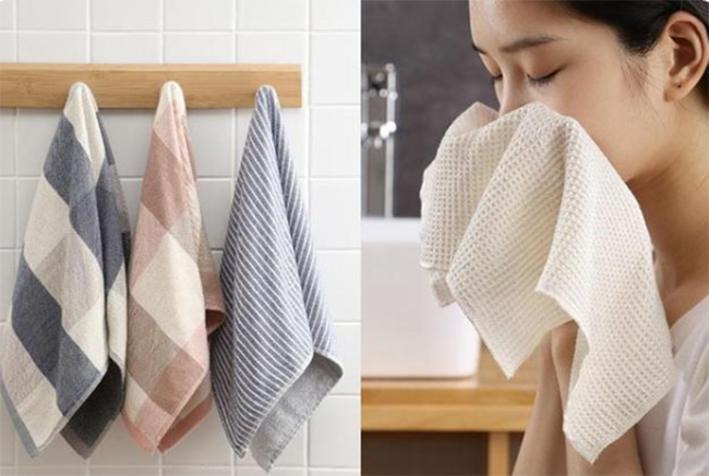Mùi khăn tắm: Khăn giặt sạch, cho vào nước nóng có pha chút muối hoặc giấm, sau 5 phút vớt ra giặt sạch, phơi nắng cho khô.

