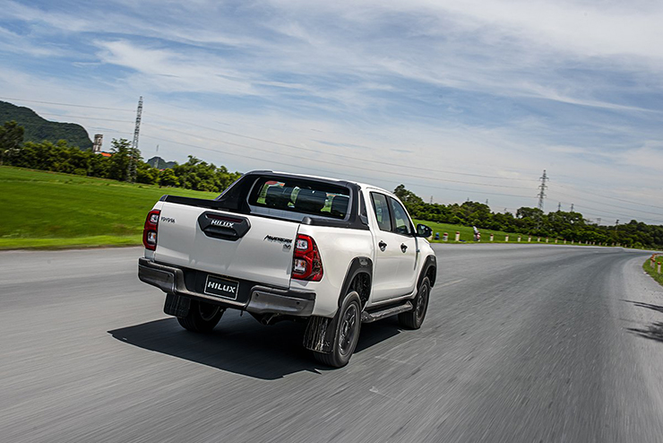 Toyota Hilux trở lại thị trường Việt Nam, đáp ứng tiêu chuẩn khí thải Euro 5 - 5