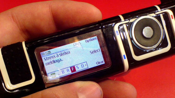 Chiếc điện thoại kiểu cây son Nokia 7280 đã được tạp chí Fortune liệt kê đó là một trong những sản phẩm tốt nhất của năm 2004, trong khi thiết kế của nó được ban giám khảo khen ngợi tại giải thưởng thiết kế sản phẩm iF năm 2005. Nokia 7280 rất được các nhà sưu tập thèm muốn và có thể được tìm thấy với giá khoảng 4,8 triệu đồng trên eBay.
