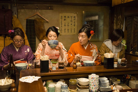 5 quy tắc ngầm trên bàn ăn của người Nhật, không biết có thể tự chuốc lấy rắc rối