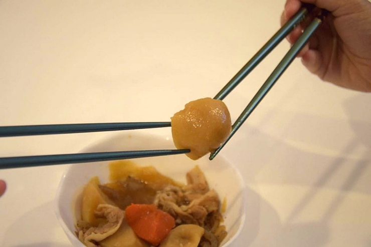 5 quy tắc ngầm trên bàn ăn của người Nhật, không biết có thể tự chuốc lấy rắc rối - 1