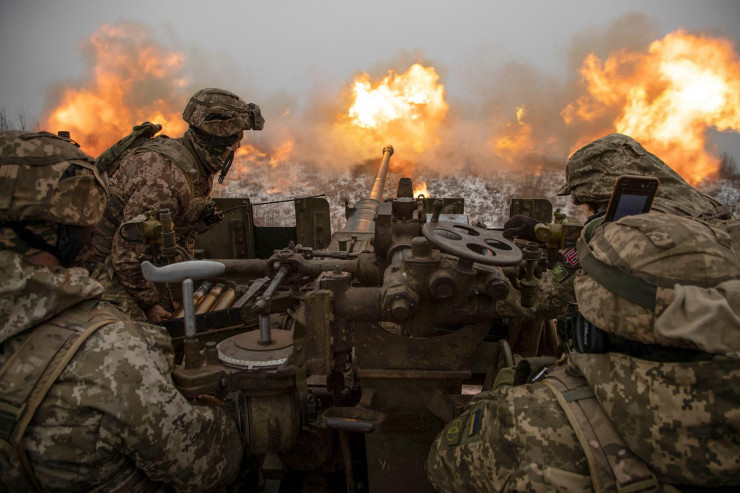 Quân nhân Ukraine ở khu vực tiền tuyến Bakhmut. Ảnh: Reuters&nbsp;