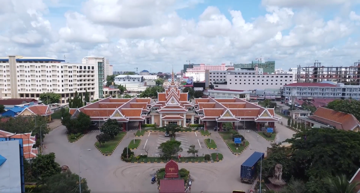 Thành phố Bavet thuộc tỉnh Svayrieng, Campuchia đã được Chính phủ Hoàng Gia nước này quyết định thành lập đặc khu kinh tế với&nbsp;36 nhà máy, xí nghiệp, thu hút khoảng 35.000 lao động.
