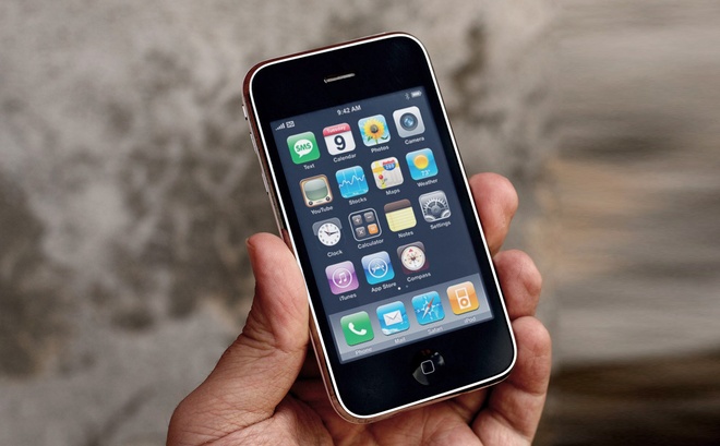 iPhone đầu tiên được ra mắt vào năm 2007.