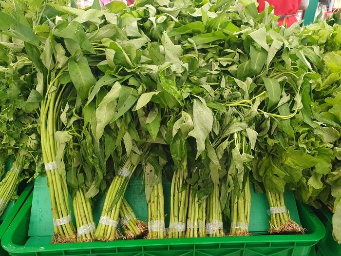 Ở Anh muốn mua rau muống phải đi chợ người Hoa chứ siêu thị không có mà mua. Ảnh: Specialty Produce