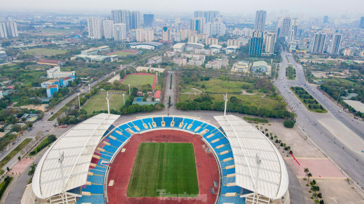 Đội U23 và đội tuyển Việt Nam đã có tân HLV trưởng là ông Philippe Troussier. Theo đó, HLV có biệt danh “Phù thủy trắng” này sẽ tập trung đội tuyển Việt Nam lần đầu từ ngày 20 đến 27/3.