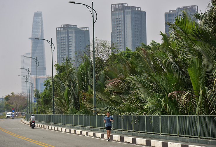 Đoạn đường này chỉ cách trung tâm thành phố hơn 1km.
