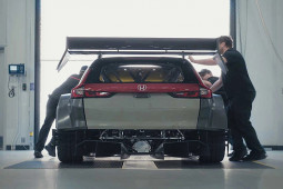 Honda CR-V Hybrid Racer sắp trình làng, mạnh hơn cả Lamborghini Aventador