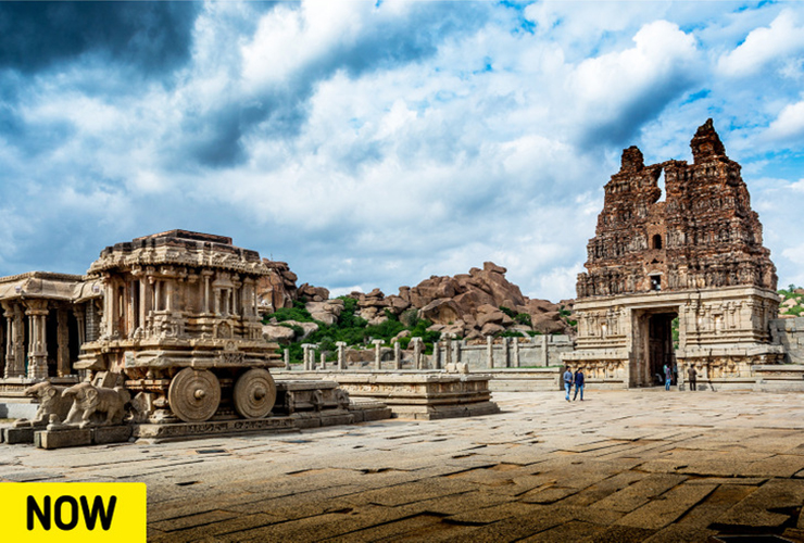 &nbsp;Hampi, quận Vijayanagara, Karnataka, Ấn Độ. Nơi này từng là thủ đô của đế chế Vijayanagara vào thế kỷ 14.&nbsp;Theo tài liệu của các nhà thám hiểm Ba Tư và châu Âu, nơi này chủ yếu người Bồ Đào Nha sinh sống, từng là một thành phố thịnh vượng, giàu có bậc nhất bên cạnh sông Tungabhadra. Sau đó, nó bị phá hủy bởi chiến tranh, khiến thành phố trở thành một đống đổ nát.