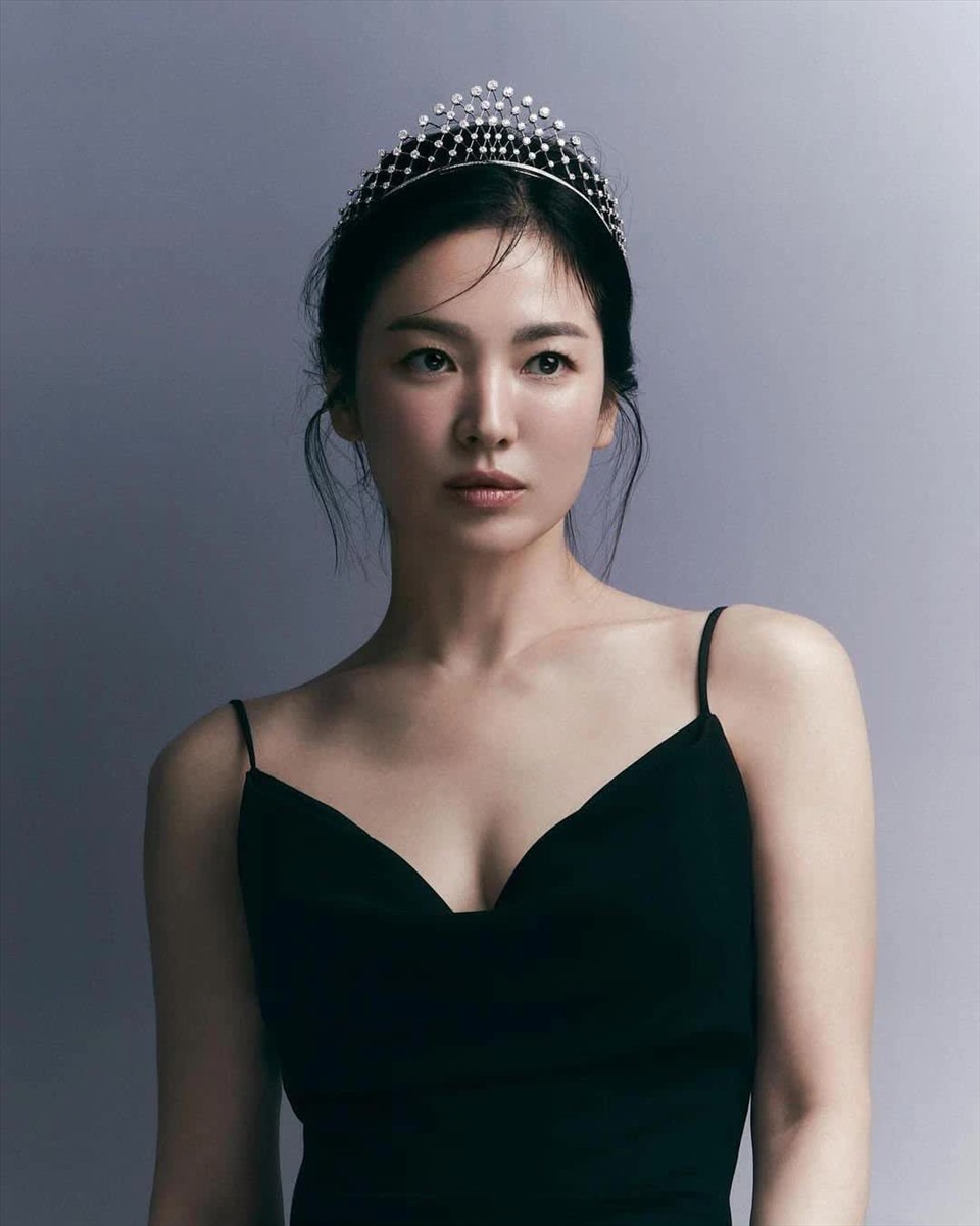 Song Hye Kyo gây &#34;sốt&#34; MXH với nhan sắc tuổi 41, cuộc sống sau 4 năm ly hôn thế nào? - 9