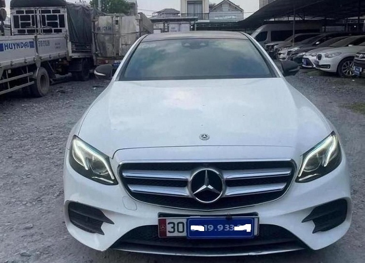 Chiếc Mercedes đang được VIB rao bán thanh lý &nbsp;