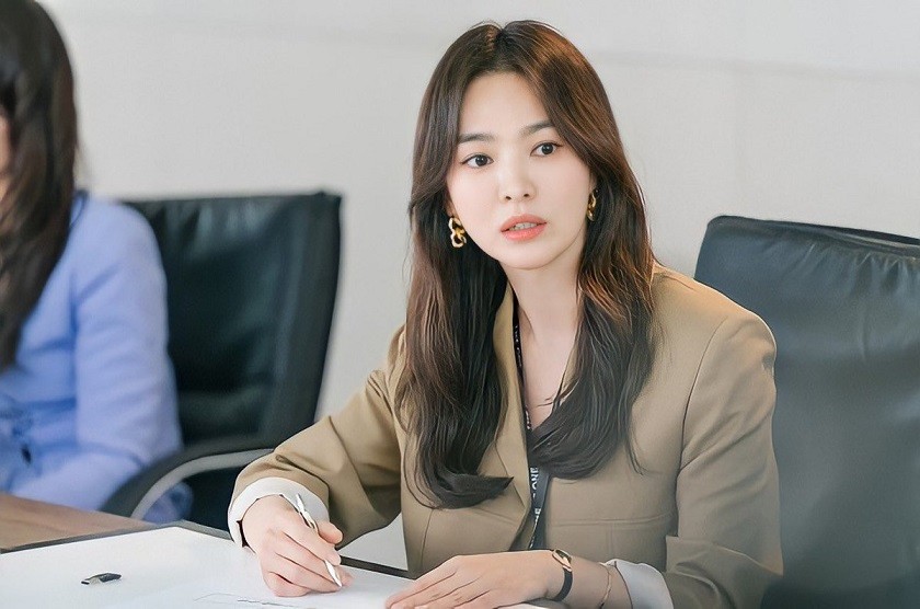 Song Hye Kyo gây &#34;sốt&#34; MXH với nhan sắc tuổi 41, cuộc sống sau 4 năm ly hôn thế nào? - 5