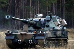 Xem hỏa lực pháo tự hành có tầm bắn 40km của Ba Lan cung cấp cho Ukraine