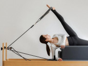 Làm đẹp - Á hậu Hồng Kông tập Pilates để nắn chân, chữa vẹo cột sống