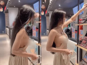 Thời trang - Hot girl Đăk Nông diện váy &quot;không phòng hộ&quot; hot trend ở rạp chiếu phim