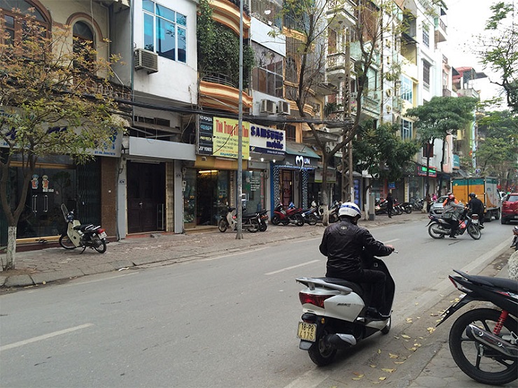 Hàng loạt ngân hàng liên tục rao bán các khoản nợ, tài sản đảm bảo là đất và nhà thổ cư