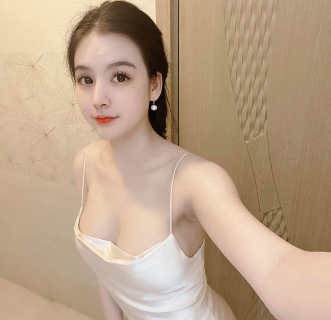 Trong đời sống, hot girl Cao Bằng là một cô gái năng động, tự tin.&nbsp;
