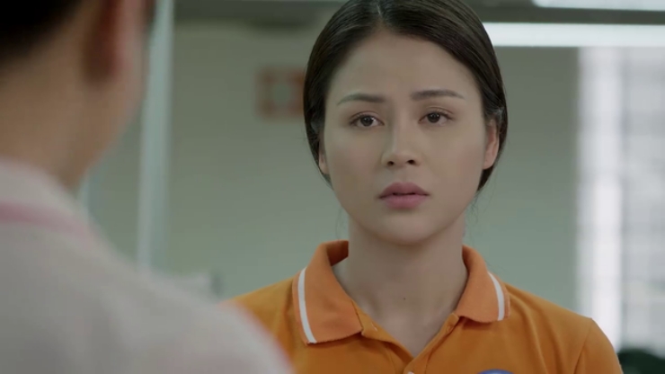 Lương Thu Trang đảm nhận vai Cúc - người chị hiền lành, luôn giải quyết các rắc rối của chị em cùng xóm trọ.
