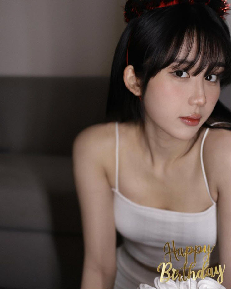 Ngắm streamer Mina Young nóng bỏng ngày sinh nhật - 3