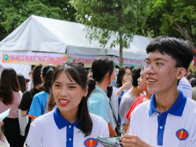 Hàng loạt trường đại học dừng tăng học phí, sinh viên thở phào nhẹ nhõm