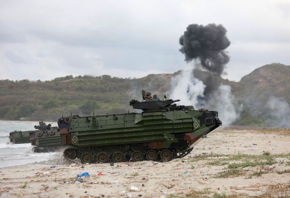 Xe tăng diễn tập chống đổ bộ trong cuộc tập trận Hổ Mang Vàng ở Thái Lan (ảnh: Reuters)