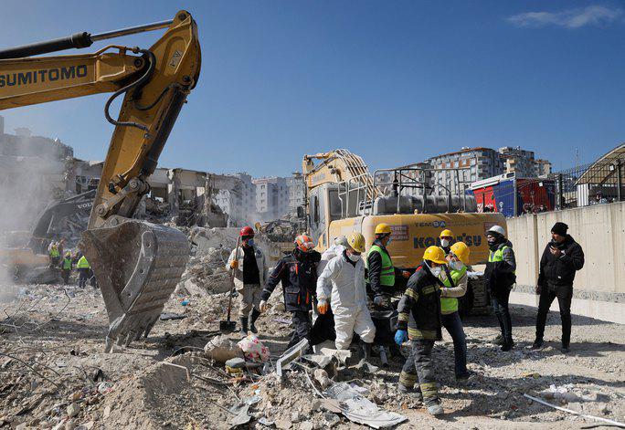 Nhiều người vẫn còn đang mất tích sau thảm họa động đất tại Thổ Nhĩ Kỳ và Syria hôm 6-2 Ảnh: REUTERS