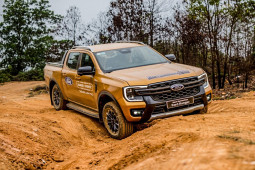 Loạt xe Ford thử sức trên những cung đường Offroad tại Đồng Mô