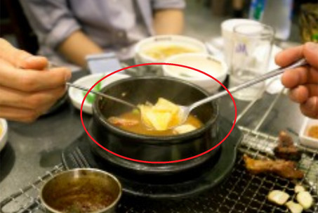 Những quy tắc ăn uống ở Hàn Quốc, có điều trái ngược hoàn toàn với người Việt