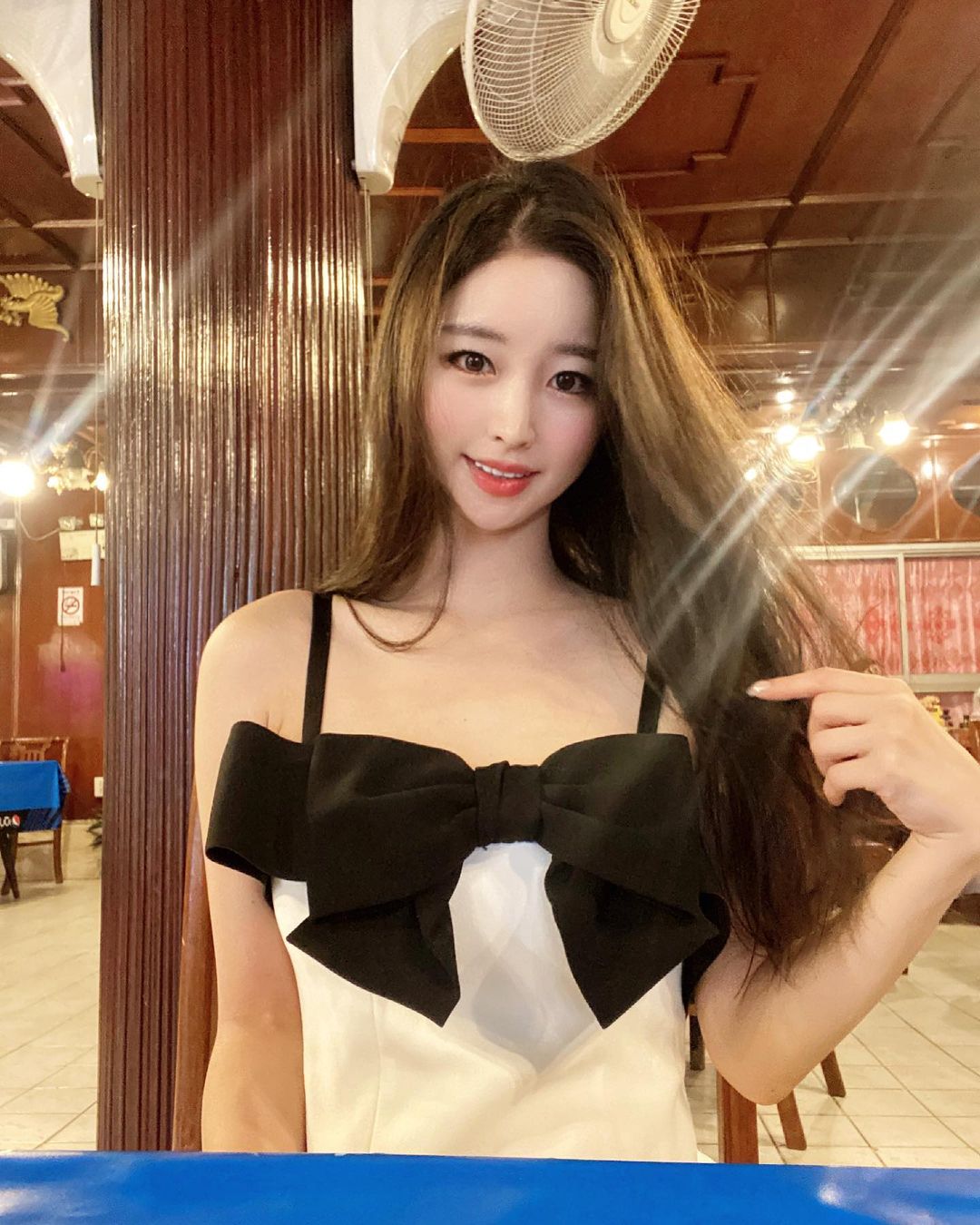 Nữ sinh trường top đầu Hàn Quốc ngượng ngùng vì làm mẫu ảnh cho tạp chí đàn ông - 7