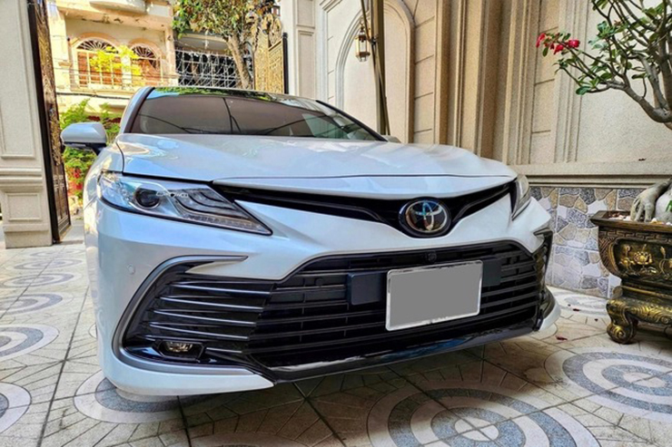 Toyota Camry lăn bánh 1600km rao bán 1,45 tỷ đồng bị cư dân mạng chê đắt - 4