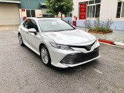 Tin tức ô tô - Toyota Camry lăn bánh 1600km rao bán 1,45 tỷ đồng bị cư dân mạng chê đắt