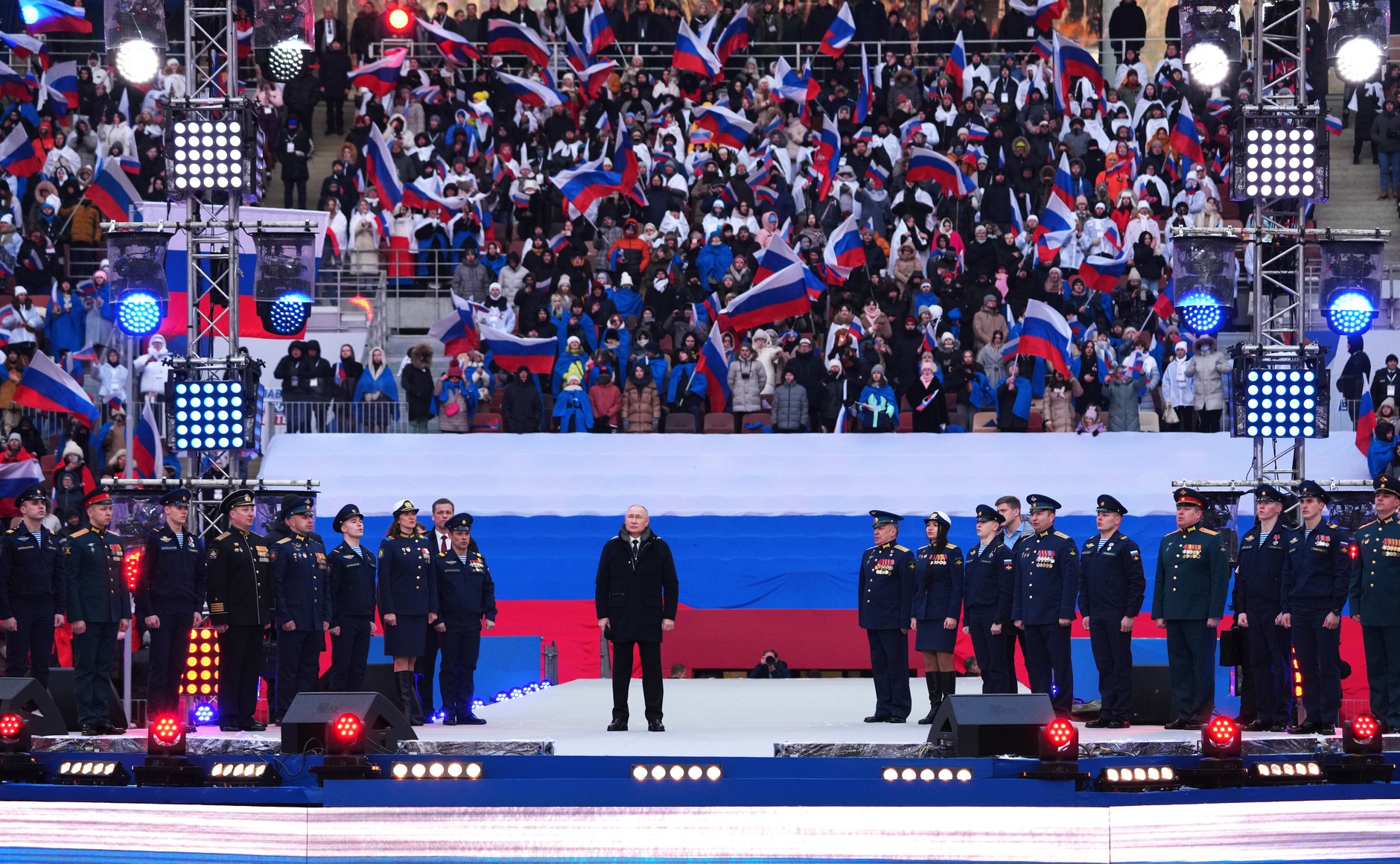 Tổng thống Nga Putin phát biểu trong sự kiện kỷ niệm 1 năm chiến dịch quân sự ở Ukraine (ảnh: TASS)