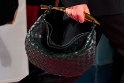 Ý đồ phía sau chuyện nhà mốt Ý Bottega Veneta trở lại mạng xã hội