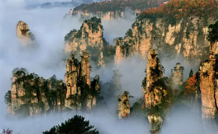 Bức ảnh tuyệt đẹp chụp dãy núi đá Tianzi hùng vĩ ở Trung Quốc.


