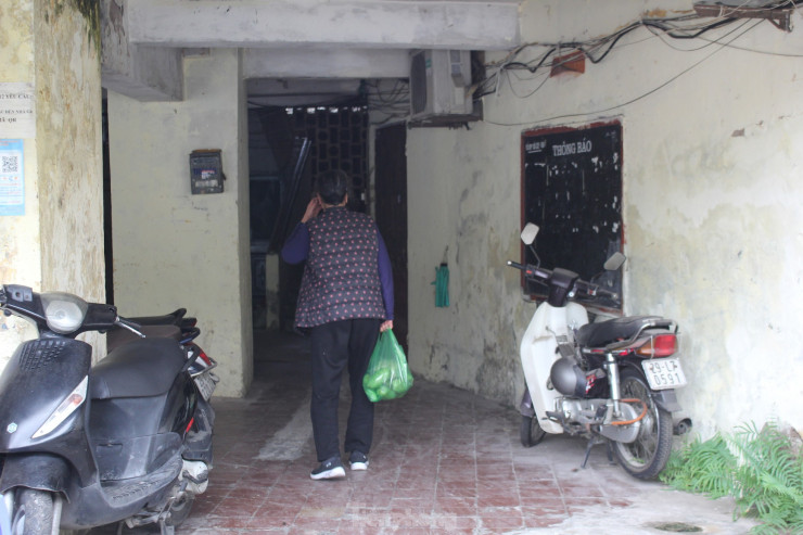 Cải tạo chung cư cũ Hà Nội: Cư dân lo lắng về chất lượng nhà tạm cư - 1