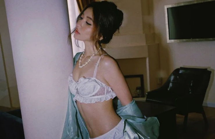 Phong cách lolita là phong cách chụp hình "thiếu nữ gợi tình" được ưa chuộng ở châu Á. 
