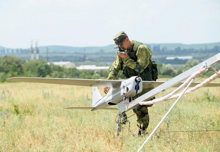 UAV Orlan-10 tại một cuộc tập trận quân sự với sự tham gia của lính nhảy dù Nga, Belarus và Serbia. Ảnh: The EurAsian Times