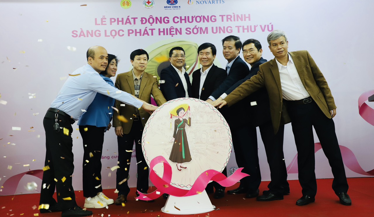 Chương trình sàng lọc phát hiện sớm ung thư vú được phát động sáng 4/3 tại Bắc Ninh (Ảnh: Thái Hà).