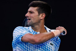 Djokovic thừa nhận Medvedev ”giỏi hơn”, đua Grand Slam ngày càng khó