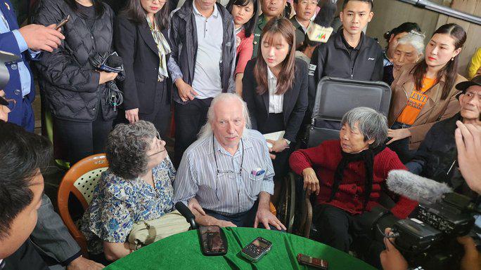 Cựu binh Mỹ trao trả cuốn nhật ký cho gia đình liệt sĩ Cao Văn Tuất - 2