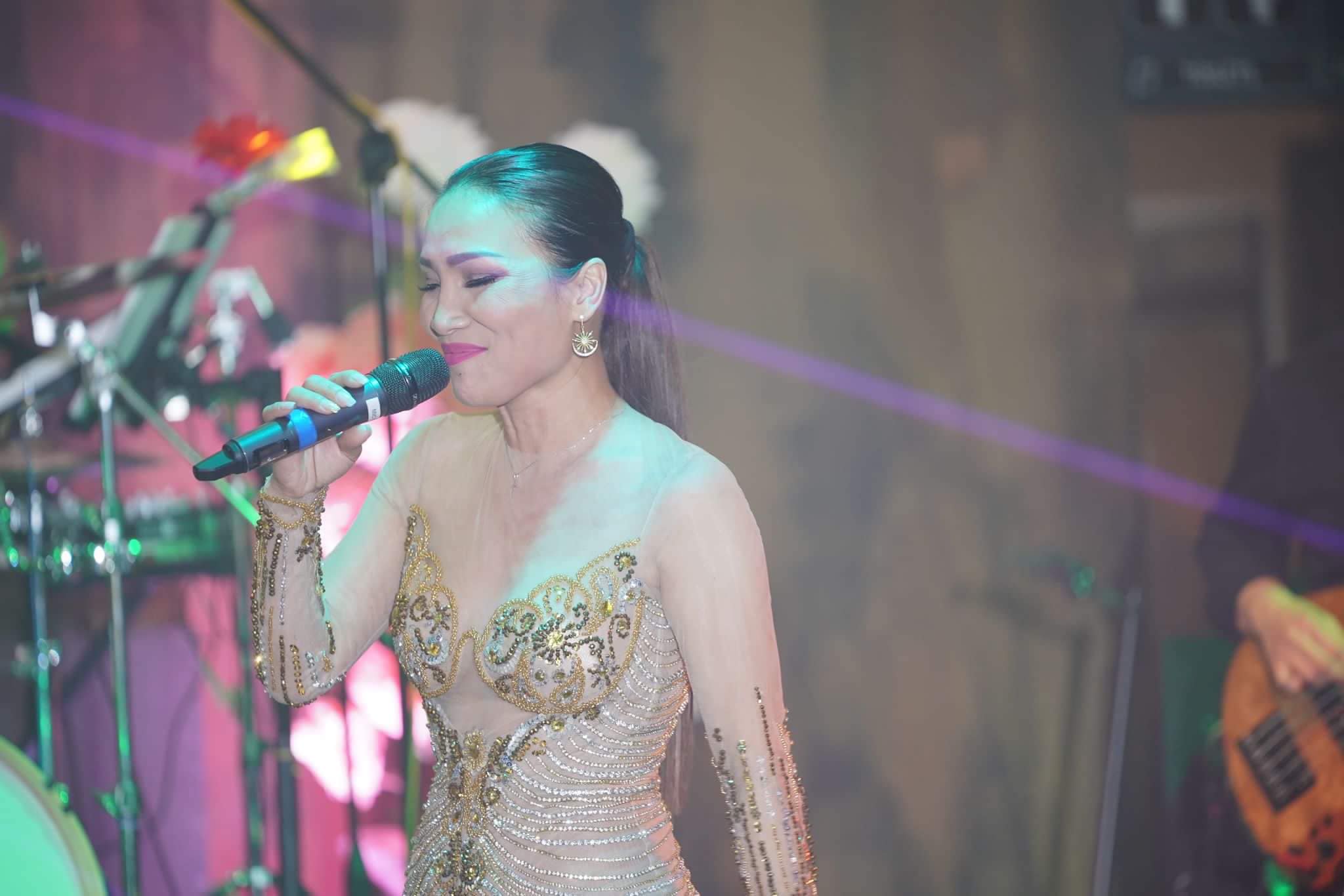 Ca sĩ Hồng Ngọc sau tai nạn bị bỏng nặng khuôn mặt - 7