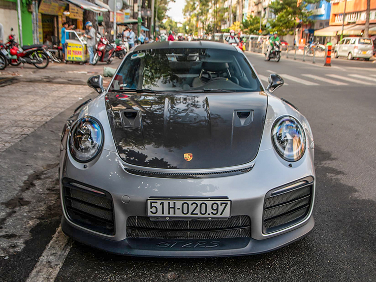 Ông trùm coffee Trung Nguyên mua xe Porsche 911 GT2 RS về chỉ để ngắm - 3