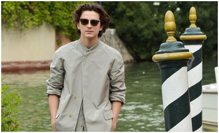 Không sở hữu body cơ bắp nhưng Timothée Chalamet vẫn cuốn hút nhờ gu thời trang ấn tượng.
