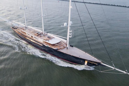 Hình ảnh mới về siêu du thuyền 500 triệu USD cao nhất thế giới của tỷ phú Jeff Bezos