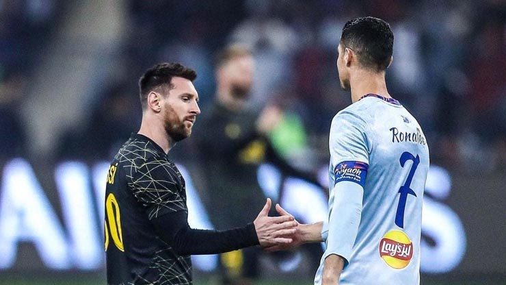 Messi &#34;quay xe&#34; khiến PSG khóc thét: Đại gia Qatar trả 1 tỷ euro, vượt mặt Ronaldo - 1