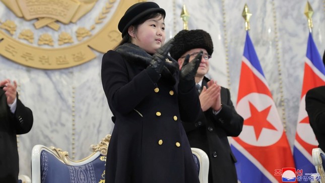 Cô bé Ju Ae, con gái nhà lãnh đạo Triều Tiên Kim Jong Un. (Ảnh: KCNA)
