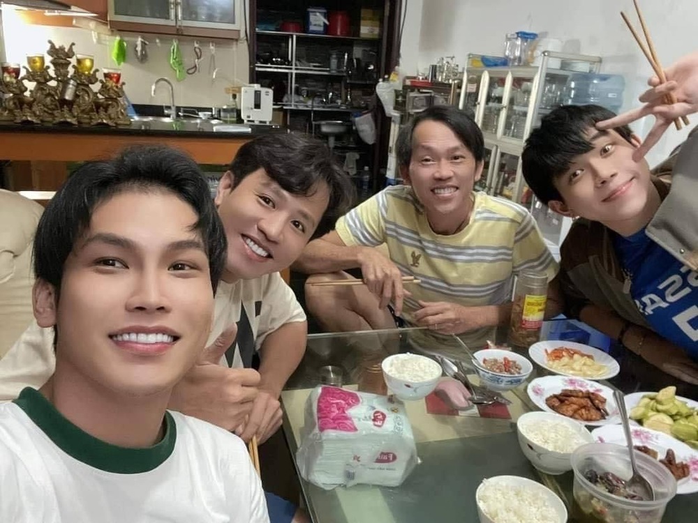 Clip của Hoài Linh được chia sẻ với tốc độ "chóng mặt" - 2