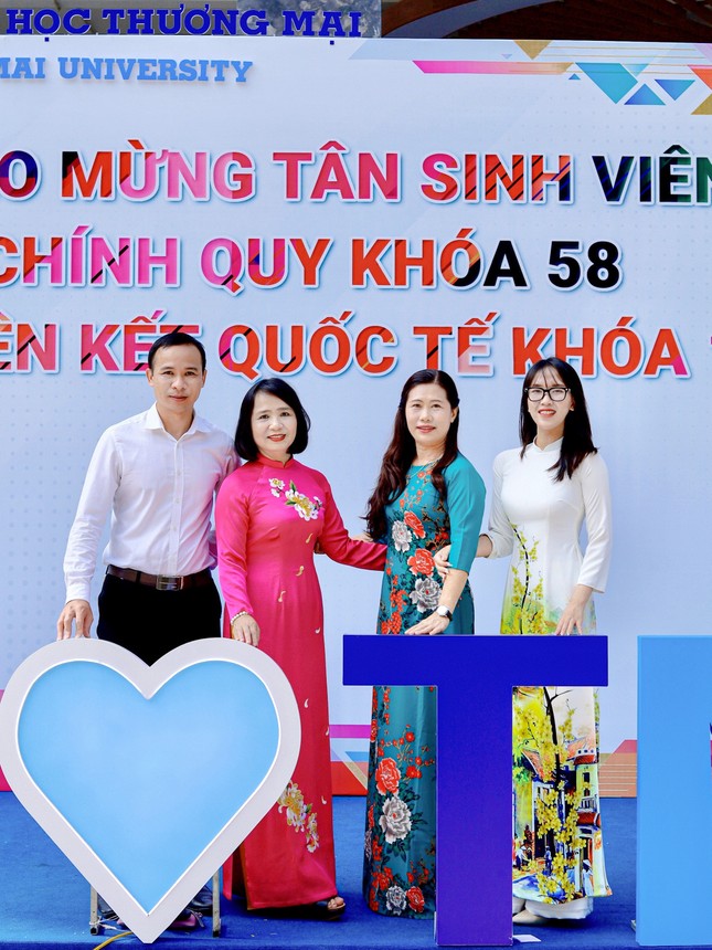 Động lực nuôi dưỡng đam mê của nữ sinh là Chủ tịch Hội Sinh viên trường kiêm Lớp trưởng - 7