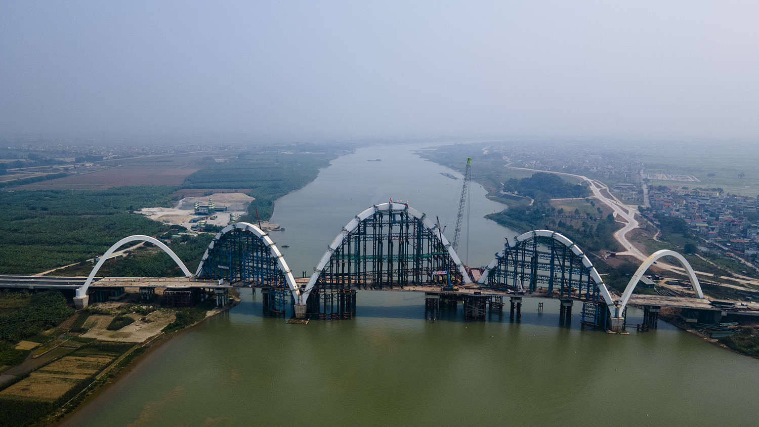 Cầu vòm thép cao nhất Việt Nam hình 2 con rồng uốn lượn đã thành hình - 4